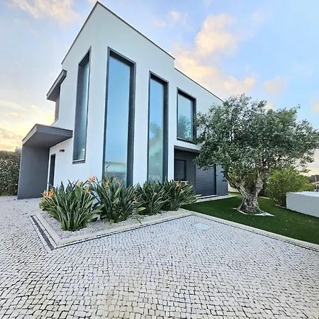 Cinco Villa Obidos
