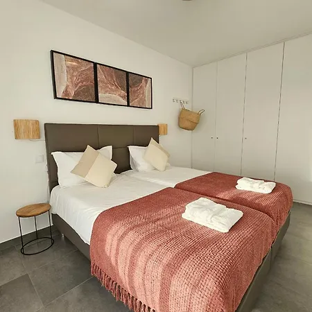 Cinco Όμπιδος