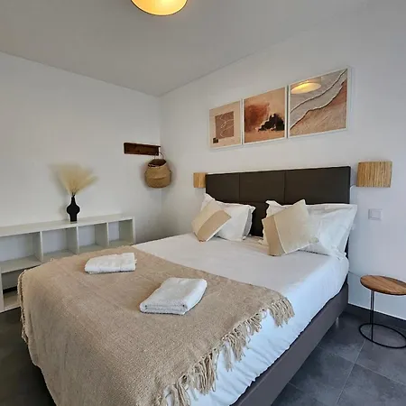 Cinco Βίλα Όμπιδος